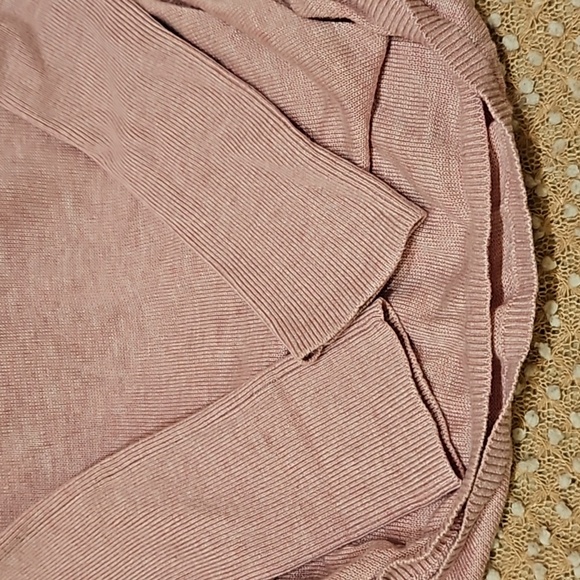 A Pea In The Pod Maternity Sweater - Picture 14 of 14